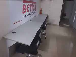 5 Person Coworking Desk