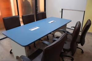 4 Person Coworking Desk