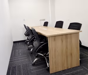 6 Person Coworking Desk