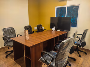 10 Person Coworking Desk