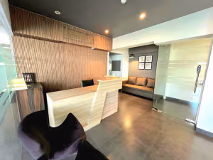 4 Person Private Office