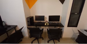 1 Person Private Office