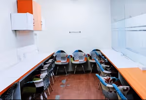 7 Person Coworking Desk