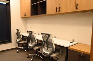 8 Person Coworking Desk
