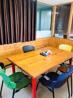 1 Person Coworking Desk