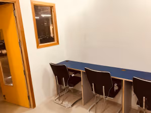 4 Person Coworking Desk