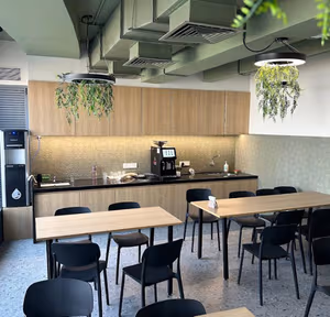 280 Person Managed Space