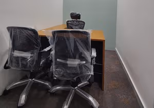 4 Person Coworking Desk