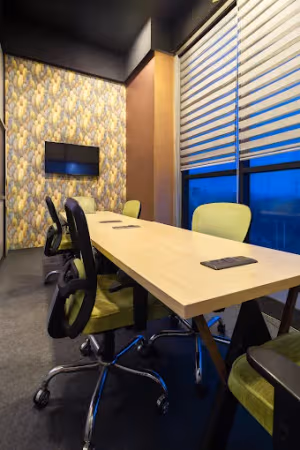 52 Person Coworking Desk