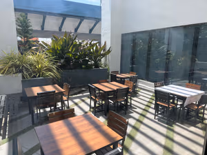 27 Person Private Office