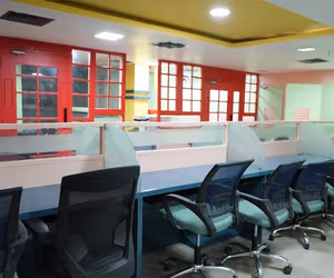1 Person Coworking Desk