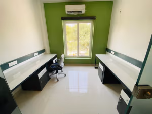 8 Person Coworking Desk