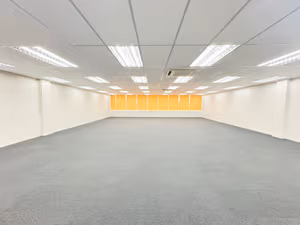 31 Person Private Office
