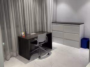 10 Person Private Office