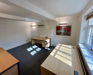 4 Person Private Office