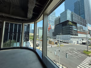 8 Person Private Office