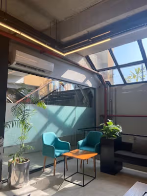 4 Person Coworking Desk