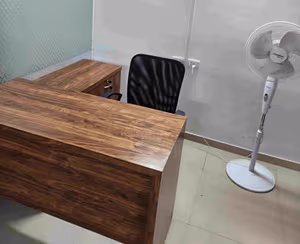 4 Person Coworking Desk