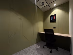 10 Person Coworking Desk