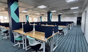 4 Person Coworking Desk