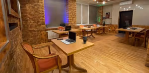 7 Person Coworking Desk