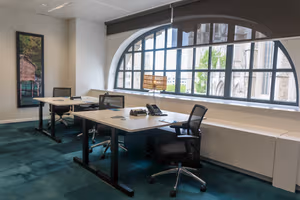 1 Person Coworking Desk