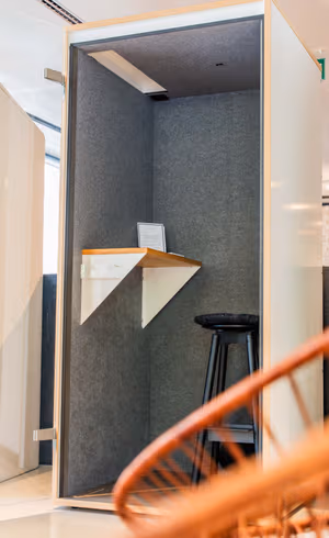 11 Person Coworking Desk