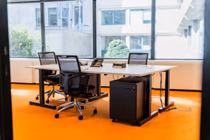 4 Person Coworking Desk