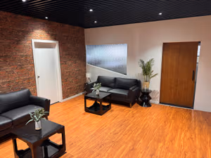 1 Person Shared Office