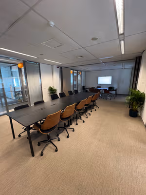 6 Person Coworking Desk