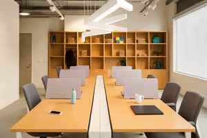 1 Person Coworking Desk