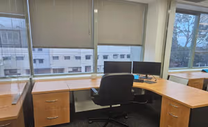 1 Person Shared Office