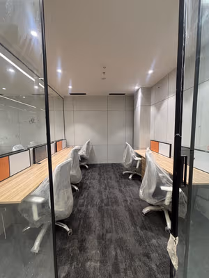 600 Person Private Office
