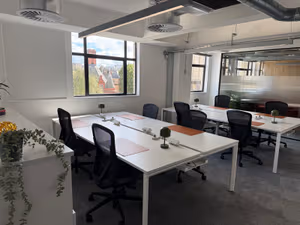 9 Person Private Office