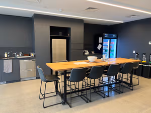 7 Person Coworking Desk