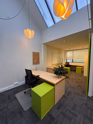 3 Person Shared Office