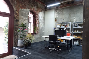 1 Person Shared Office