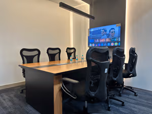 7 Person Coworking Desk