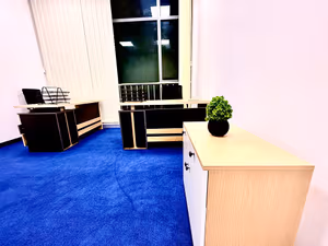 4 Person Private Office