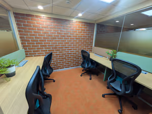 20 Person Coworking Desk