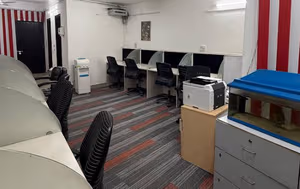 8 Person Coworking Desk
