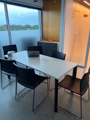 6 Person Shared Office