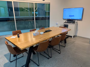 8 Person Shared Office