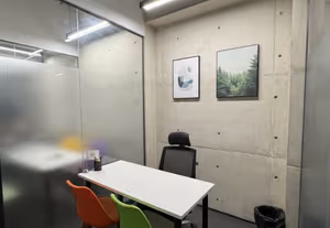 17 Person Private Office