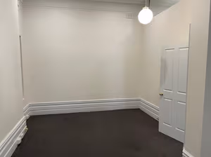 7 Person Sublet Office