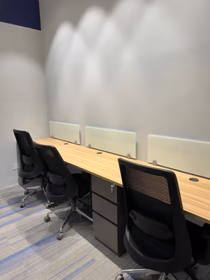 1 Person Coworking Desk