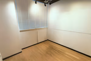 5 Person Shared Office