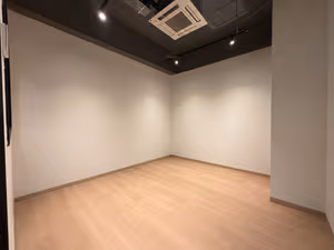 6 Person Private Office