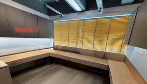 4 Person Shared Office