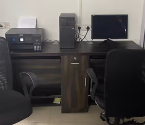 8 Person Shared Office